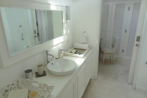 5 bedrooms Villa in Seminyak, Badung, Indonesia No. 764 23