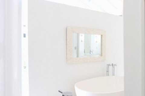 5 bedrooms Villa in Seminyak, Badung, Indonesia No. 764 18