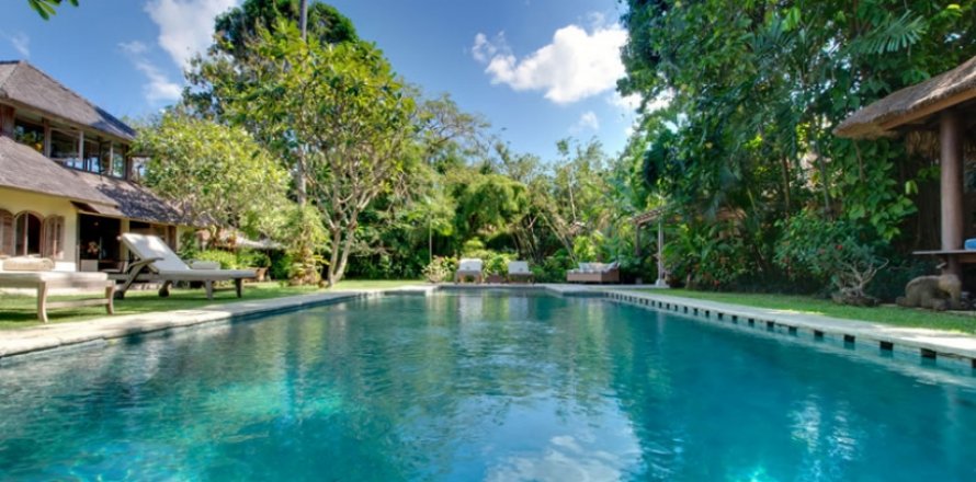 5 bedrooms Villa in Seminyak, Badung, Indonesia No. 763
