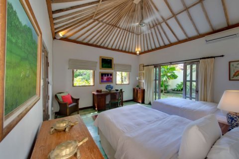 5 bedrooms Villa in Seminyak, Badung, Indonesia No. 763 23