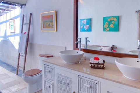 5 bedrooms Villa in Seminyak, Badung, Indonesia No. 763 25