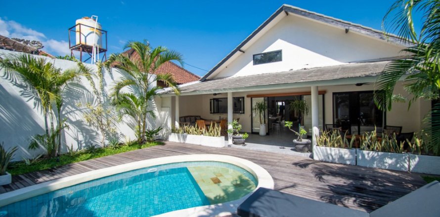 4 bedrooms Villa in Kerobokan, Badung, Indonesia No. 11233