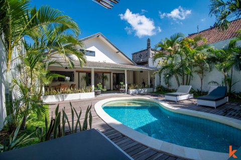 4 bedrooms Villa in Kerobokan, Badung, Indonesia No. 11233 2