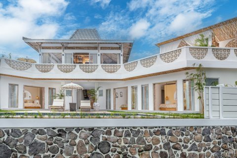 SUNSET VILLA in Pererenan, Indonesia No. 9435