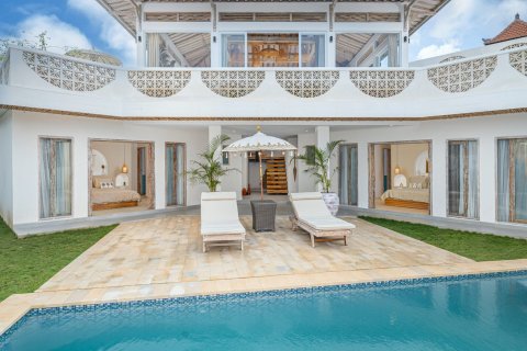 SUNSET VILLA in Pererenan, Indonesia No. 9435 9