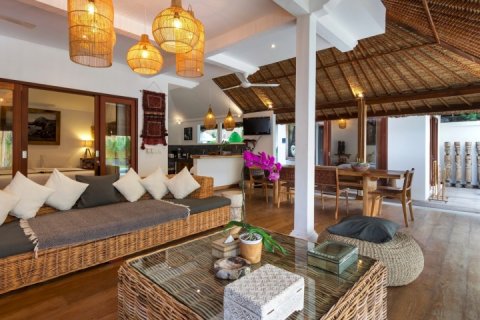Вилла с 3 спальнями в Seminyak, Бадунг, Индонезия № 1401 14