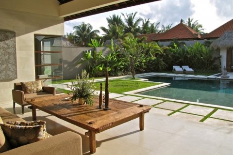 6 bedrooms Villa in Seminyak, Badung, Indonesia No. 633 9