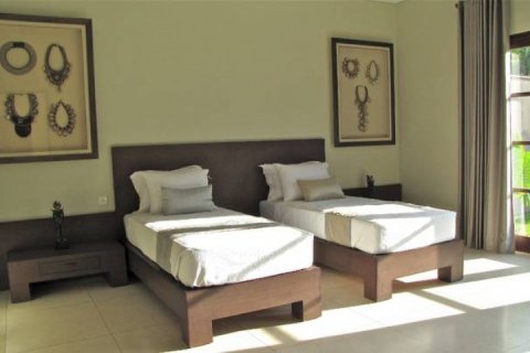 6 bedrooms Villa in Seminyak, Badung, Indonesia No. 633 3
