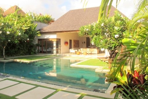 6 bedrooms Villa in Seminyak, Badung, Indonesia No. 633 8
