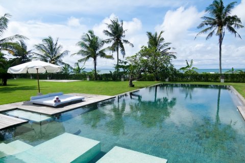 Вилла с 12 спальнями в Canggu, Бадунг, Индонезия № 627 4