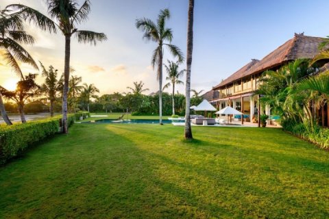 Вилла с 12 спальнями в Canggu, Бадунг, Индонезия № 627 25