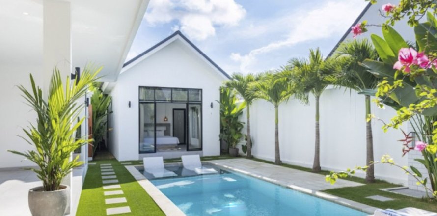 4 bedrooms Villa in Canggu, Badung, Indonesia No. 10623
