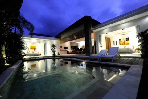 2 bedrooms Villa in Seminyak, Badung, Indonesia No. 1731 2