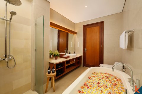 6 bedrooms Villa in Canggu, Badung, Indonesia No. 11313 3