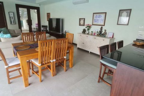 Вилла с 3 спальнями в Nusa Dua, Бадунг, Индонезия № 251 17