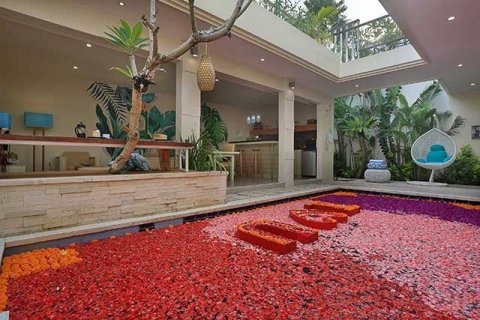 Вилла с 24 спальнями в Canggu, Бадунг, Индонезия № 255 6