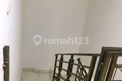 3 bedrooms House in Tangerang, Indonesia No. 13639 4