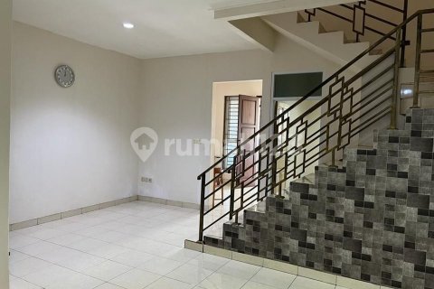 3 bedrooms House in Tangerang, Indonesia No. 13639 13
