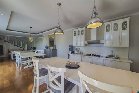3 bedrooms Villa in Tibubeneng, Badung, Indonesia No. 10955 14