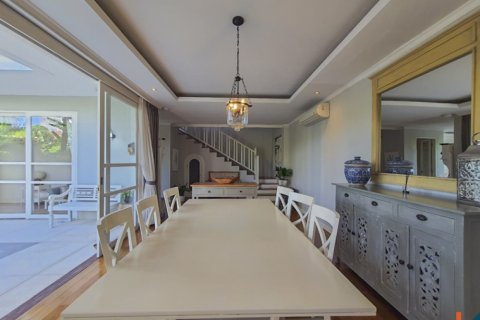 3 bedrooms Villa in Tibubeneng, Badung, Indonesia No. 10955 12