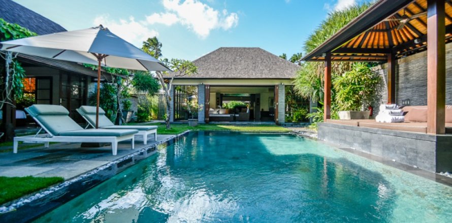 3 bedrooms Villa in Seminyak, Badung, Indonesia No. 10957