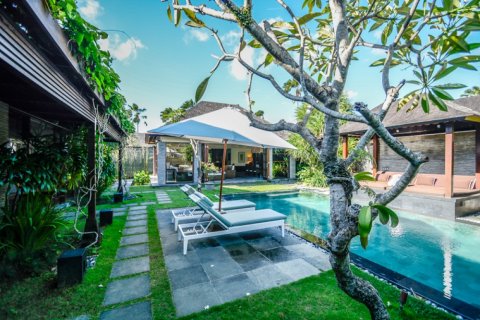 3 bedrooms Villa in Seminyak, Badung, Indonesia No. 10957 5