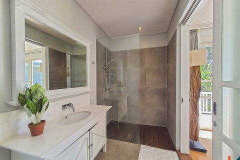 3 bedrooms Villa in Tibubeneng, Badung, Indonesia No. 10956 4