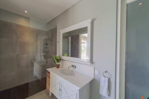 3 bedrooms Villa in Tibubeneng, Badung, Indonesia No. 10956 25