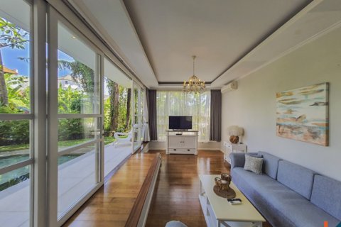 3 bedrooms Villa in Tibubeneng, Badung, Indonesia No. 10956 2