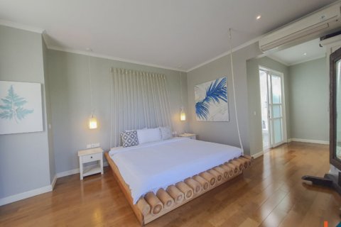 3 bedrooms Villa in Tibubeneng, Badung, Indonesia No. 10956 3