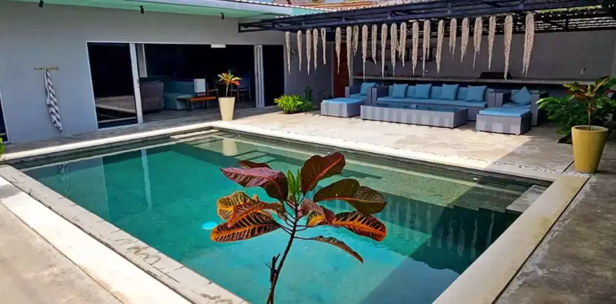 3 bedrooms Villa in Pecatu, Badung, Indonesia No. 10730