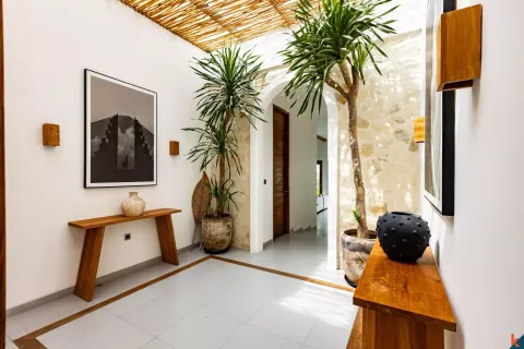 3 bedrooms Villa in Denpasar, Indonesia No. 10937 17