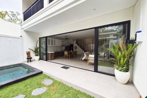 2 bedrooms Villa in Kerobokan, Badung, Indonesia No. 10731 3