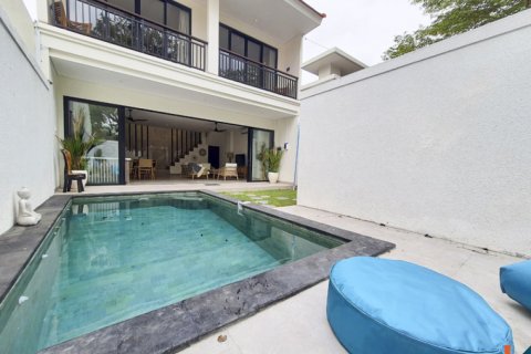 2 bedrooms Villa in Kerobokan, Badung, Indonesia No. 10731
