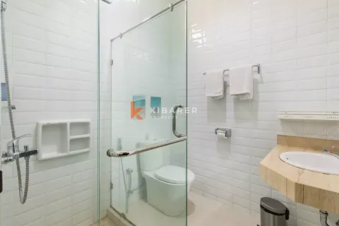 6 bedrooms Villa in Pecatu, Badung, Indonesia No. 12927 9