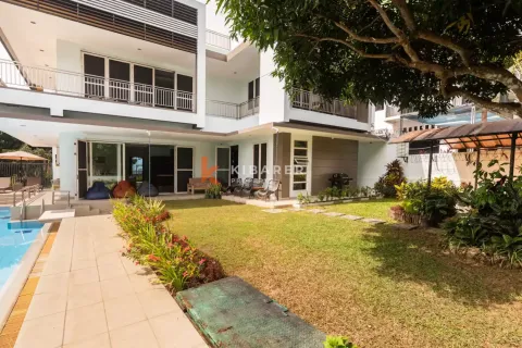 6 bedrooms Villa in Pecatu, Badung, Indonesia No. 12927