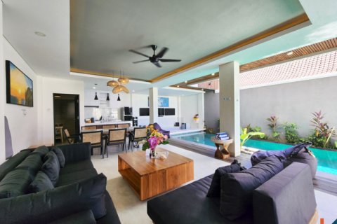 4 bedrooms Villa in South Kuta, Badung, Indonesia No. 11267 11