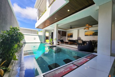 4 bedrooms Villa in South Kuta, Badung, Indonesia No. 11267