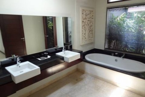 3 bedrooms Villa in South Denpasar, Denpasar, Indonesia No. 1183 15