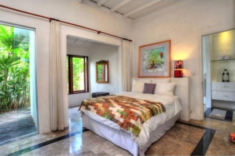 4 bedrooms Villa in Seminyak, Badung, Indonesia No. 1396 8