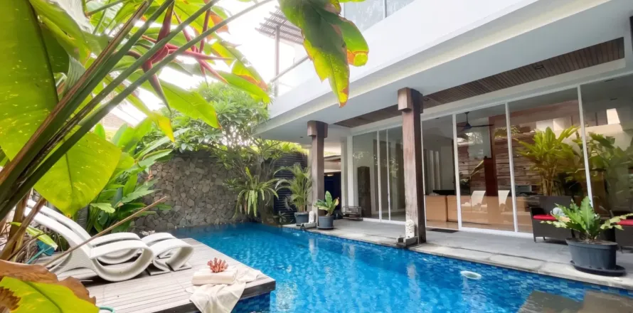 3 bedrooms Villa in Kerobokan, Badung, Indonesia No. 10125